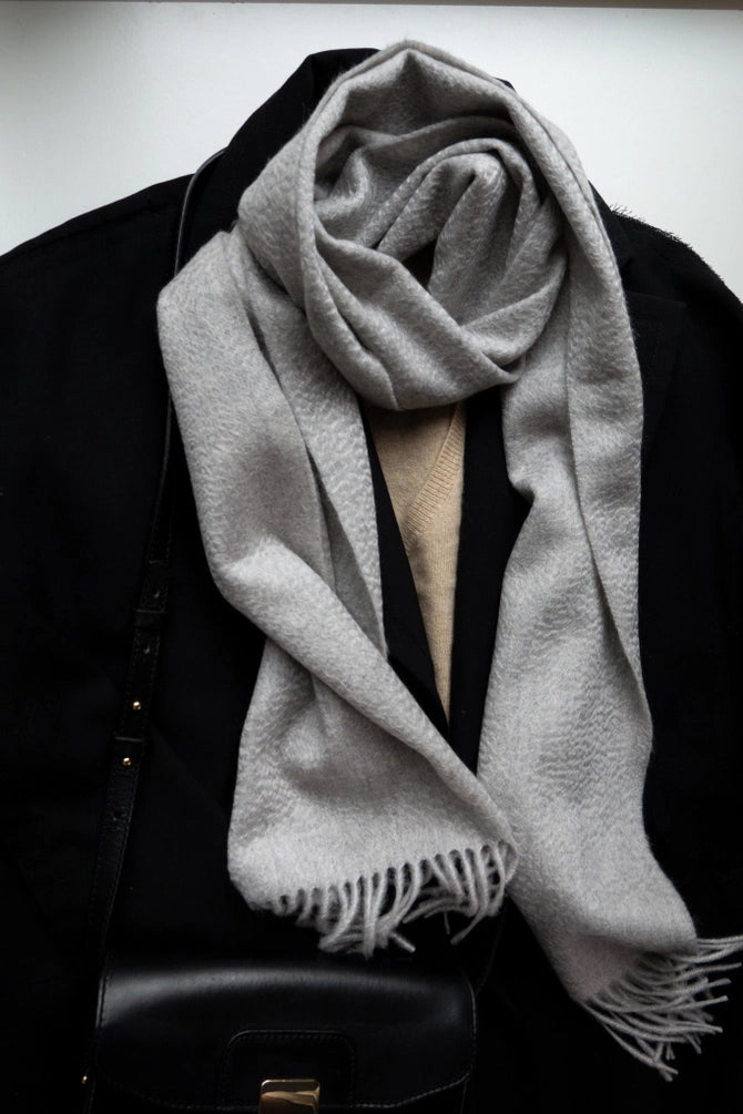 100% Kashmirhuivi hapsuilla, Light Grey